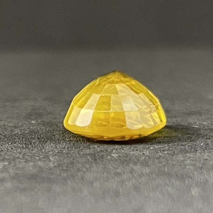 Yellow Sapphire (Pukhraj)